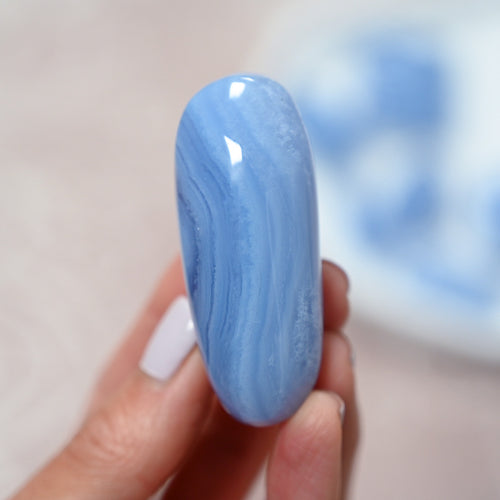 extra high-grade blue lace agate | palm stone L