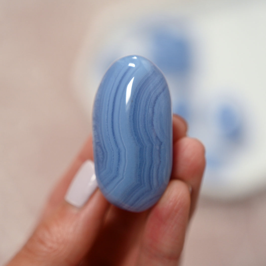 extra high-grade blue lace agate | palm stone j