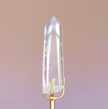 Load image into Gallery viewer, phantom lemurian point on stand